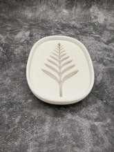 Load image into Gallery viewer, Fern Leaf soap dish

